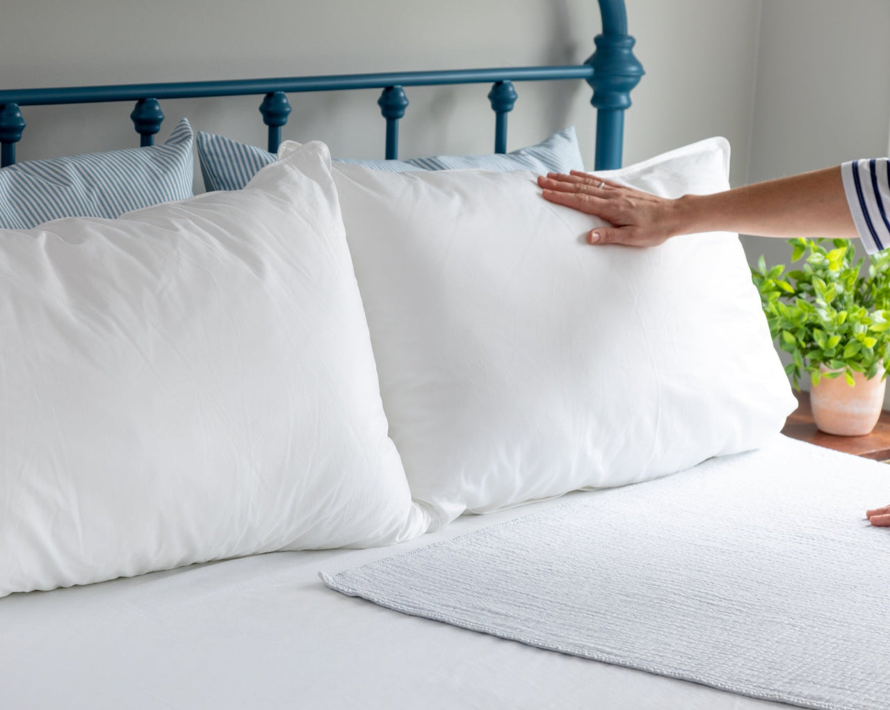 Down alternative allergy free soft pillow